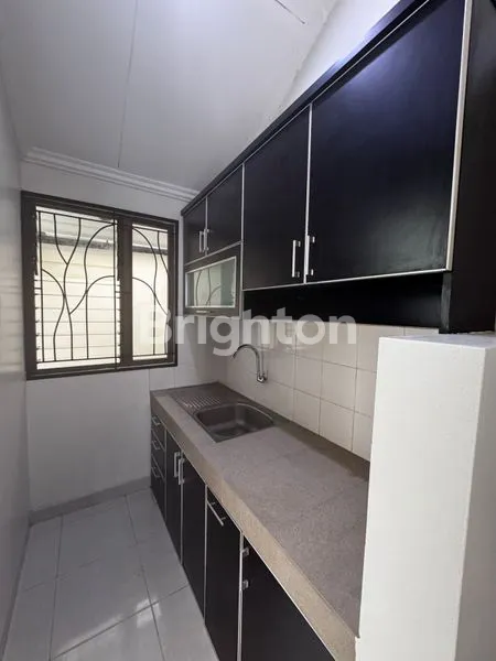 image RUMAH HUNIAN DI KENCANA LOKA BSD (5)