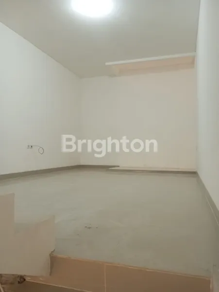 image RUMAH BARU 3 LANTAI DI MAKALIWE – LOKASI STRATEGIS DEKAT TRISAKTI & CITRALAND! (3)