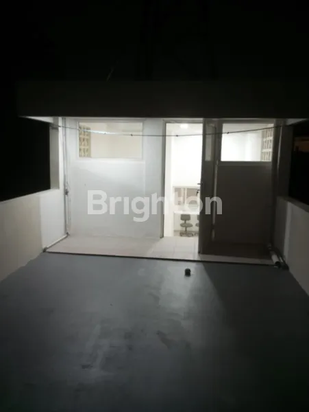 image RUMAH BARU 3 LANTAI DI MAKALIWE – LOKASI STRATEGIS DEKAT TRISAKTI & CITRALAND! (8)