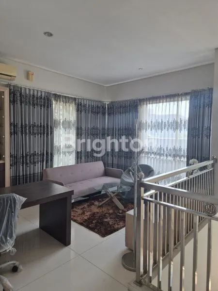 image RUMAH MEWAH 2 LANTAI NORTH EMERALD MANSION - HOOK SIAP HUNI (6)