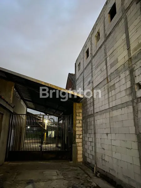 image  TANAH  COCOK BUAT LAPANGAN PADEL DI SURABAYA TIMUR  DEKAT SUPERINDO DHARMAHUSADA GM GALAXY MAL  (4)