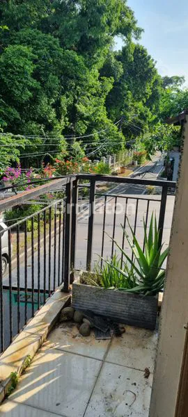 image RUMAH 2 LANTAI SIAP HUNI LOKASI DI PERUMAHAN PEMDA DKI PONDOK KELAPA JAKARTA TIMUR  (3)