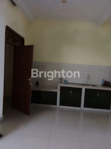 image RUMAH DENGAN 5 KAMAR (8)