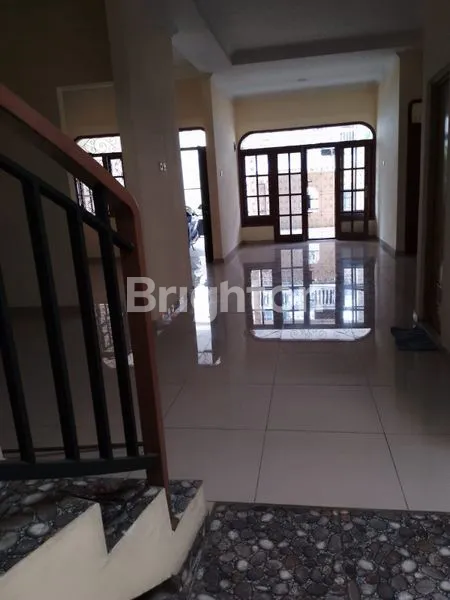 image RUMAH DENGAN 5 KAMAR (6)