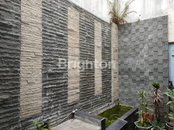 image RUKO DENGAN DI LOKASI SANGAT STRATEGIS (BASUKI RAHMAT, KAYUTANGAN), KOTA MALANG  (4)