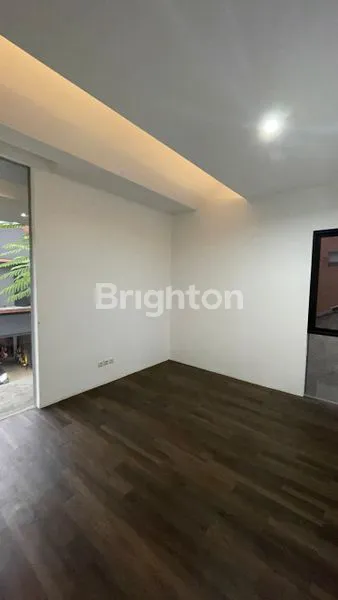 image RUMAH MODERN 3 LANTAI DEKAT TOL PAMULANG, KEDAUNG SAWANGAN (4)