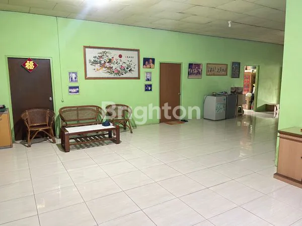 image TANAH DAN BANGUNAN DI JL ADAM MALIK DEKAT SLAMET RIYADI COCOK UNTUK GUDANG/ WORKSHOP (3)