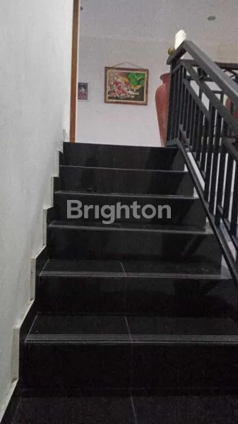 image TURUN HARGA RUMAH 2 LANTAI DI JALAN RATNA, DENPASAR (6)