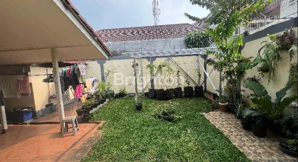 image RUMAH MEWAH 2 LANTAI STRATEGIS DEKAT BSD CITY DAN TERASKOTA (6)