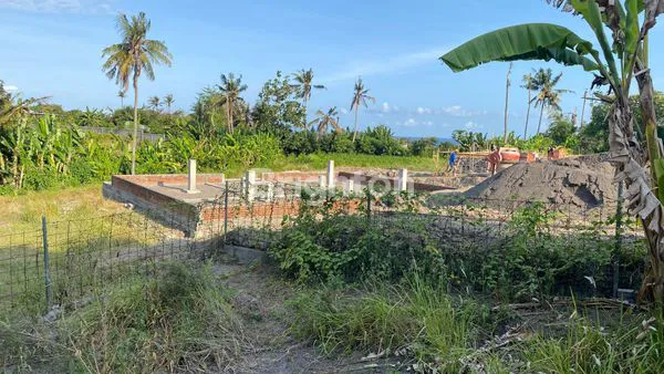image TANAH PREMIUM 235M² DI JL IB MANTRA SUKAWATI, DEKAT PANTAI (1)