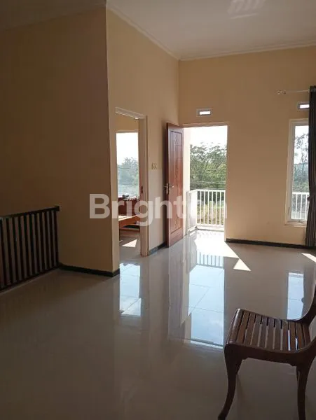 image RUMAH DUA LANTAI NYAMAN DENGAN DESAIN FUNGSIONAL DI KAWASAN GADING KULON DAU MALANG (2)