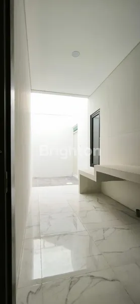 image RUMAH BARU MEWAH AREA KARANG EMPAT HARGA 1MAN DEKAT KENJERAN, PLOSO, LEBAK ARUM, PUTRO AGUNG, RANGKAH, KEDUNG COWEK, BRONGGALAN, KALIWARON, UNAIR, KALIJUDAN, TAMBAKSARI, LEBAK TIMUR, RS MITRA KELUARGA, PAKUWON CITY (3)