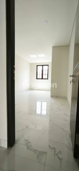 image RUMAH BARU MEWAH AREA KARANG EMPAT HARGA 1MAN DEKAT KENJERAN, PLOSO, LEBAK ARUM, PUTRO AGUNG, RANGKAH, KEDUNG COWEK, BRONGGALAN, KALIWARON, UNAIR, KALIJUDAN, TAMBAKSARI, LEBAK TIMUR, RS MITRA KELUARGA, PAKUWON CITY (4)