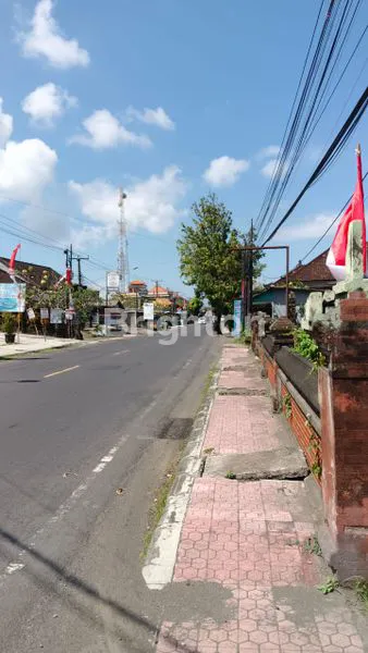 A STRATEGIC PLOT OF LAND IS AVAILABLE FOR LEASE IN GIANYAR, IDEAL FOR BUSINESS OR INVESTMENT PURPOSES