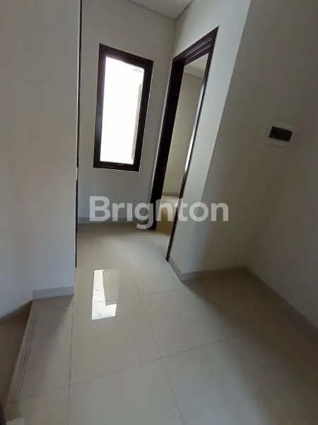 image RUMAH 2 LANTAI SIAP HUNI REGENT TOWN BSD (6)