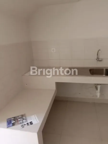 image RUMAH 2 LANTAI SIAP HUNI REGENT TOWN BSD (5)