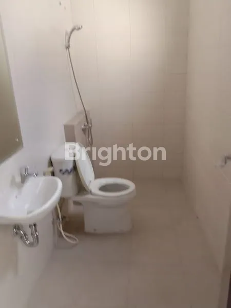 image RUMAH 2 LANTAI SIAP HUNI REGENT TOWN BSD (3)
