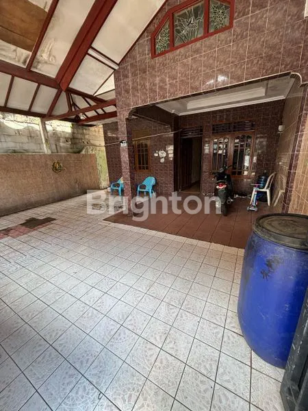 image RUMAH KLASIK 2 LANTAI DEKAT TOL CIJAGO & STASIUN UI CIMANGGIS (3)