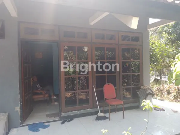 image RUMAH MEWAH 1 1/2LANTAI STRATEGIS DEKAT UNESA DAN ROYAL PLAZA KETINTANG (4)