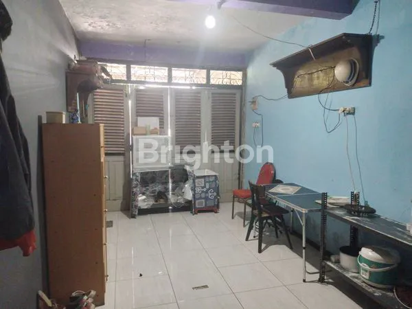 image RUMAH MEWAH 1 1/2LANTAI STRATEGIS DEKAT UNESA DAN ROYAL PLAZA KETINTANG (6)