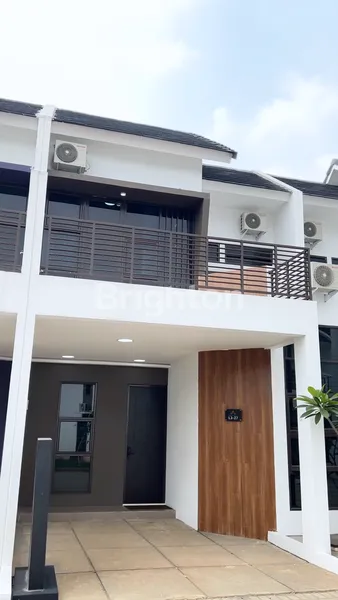 RUMAH BAGUS DAN BARU 2 LANTAI READY STOCK CLUSTER KRISTAL ARYANA KARAWACI TANGERANG BANTEN