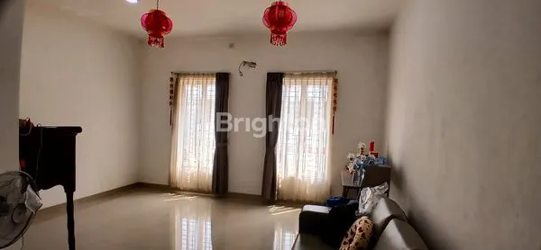 image RUMAH TAMAN RATU FURNISH RAPIH TERAWAT SIAP HUNI JAKARTA BARAT (5)