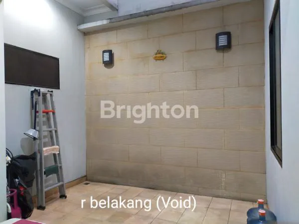 image RUMAH MEWAH 2 LANTAI DI PELEPAH KUNING, GADING SERPONG (7)