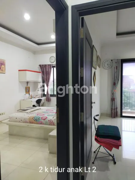 image RUMAH MEWAH 2 LANTAI DI PELEPAH KUNING, GADING SERPONG (3)