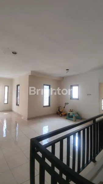 image RUMAH TANJUNG DUREN  2 LANTAI TERAWAT RAPI  DAN STRATEGIS  (8)