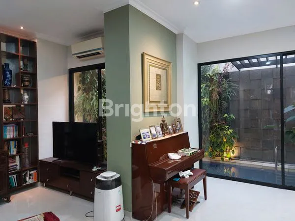 image RUMAH MEWAH DAN ELEGANT DIJUAL 2 LANTAI (4)
