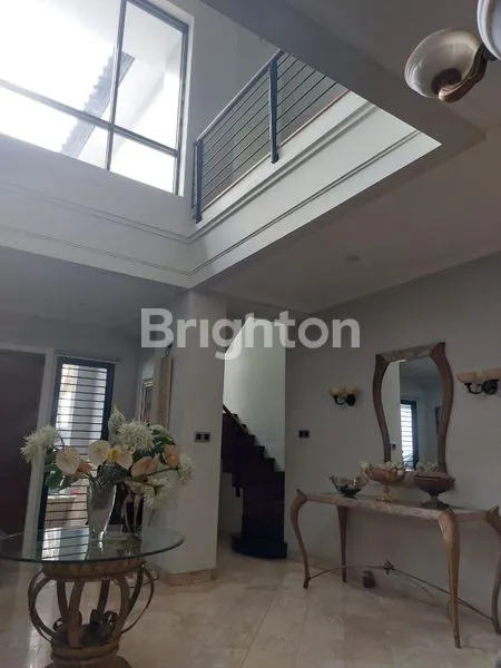 image RUMAH MEWAH DAN ELEGANT DIJUAL 2 LANTAI (5)