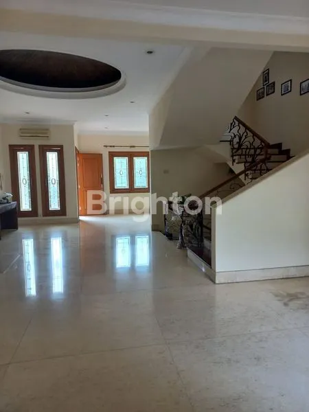 image RUMAH MEWAH DAN CANTIK DIJUAL DALAM KOMPLEK ELITE (2)