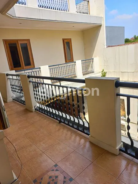 image RUMAH MEWAH DAN CANTIK DIJUAL DALAM KOMPLEK ELITE (4)