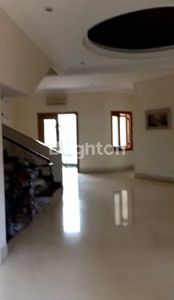 image RUMAH MEWAH DAN CANTIK DIJUAL DALAM KOMPLEK ELITE (6)