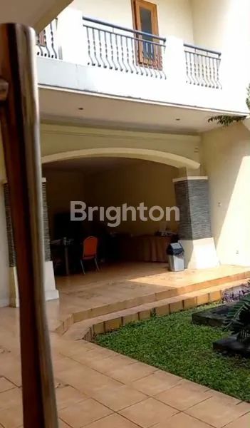 image RUMAH MEWAH DAN CANTIK DIJUAL DALAM KOMPLEK ELITE (7)