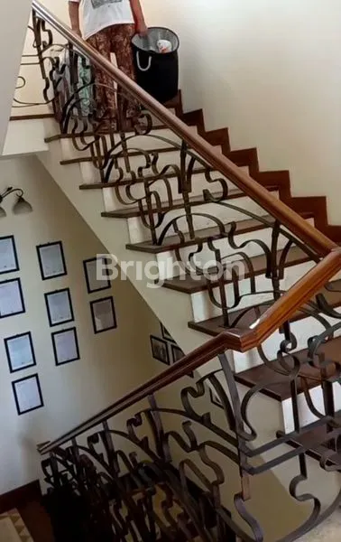 image RUMAH MEWAH DAN CANTIK DIJUAL DALAM KOMPLEK ELITE (8)