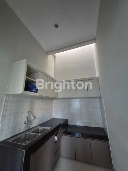 image BARU GRESS RUMAH 2 LANTAI HOOK MODERN MINIMALIS DEKAT RAYA MULYOSARI ITS RS UNAIR PAKUWON CITY KENJERAN (4)