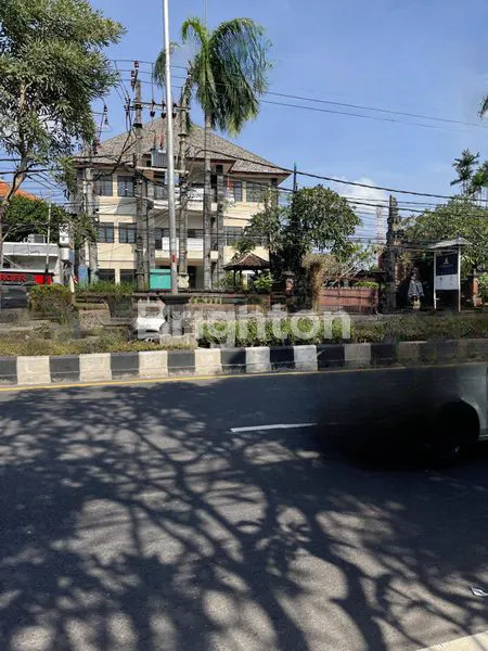 DISEWAKAN KANTOR STRATEGIS LANTAI 3