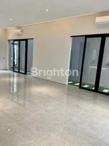 image DIAN ISTANA NEW HOUSE MODERN MINIMALIS ROW LEBAR 3 MOBIL (2)