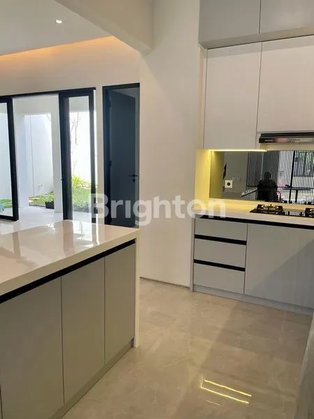 image DIAN ISTANA NEW HOUSE MODERN MINIMALIS ROW LEBAR 3 MOBIL (5)