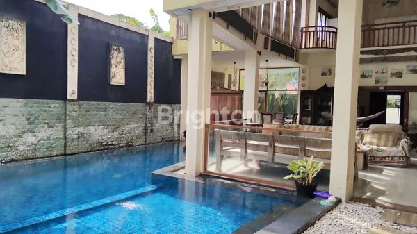 VILLA MEWAH LUAS 5 KAMAR TIDUR DI GUNUNG LUMUT DENPASAR – DEKAT SEMINYAK