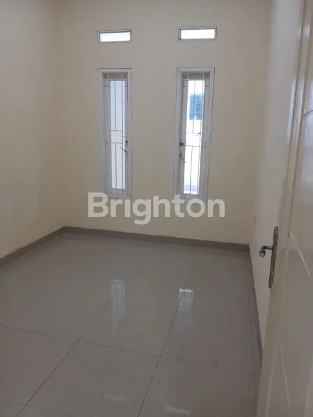 image RUMAH 2 LANTAI STRATEGIS DI CENGKARENG DURI KOSAMBI 6X10 (4)
