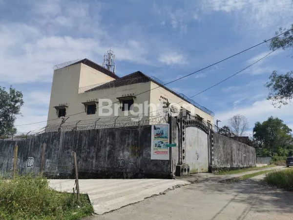 image DISEWA RUMAH 2 LANTAI STRATEGIS DI PUSAT KOTA BALIKPAPAN, COCOK KANTOR (2)
