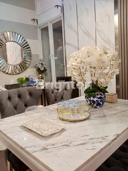 image RUMAH 2 LANTAI FULL RENOVASI + FURNISH + INTERIOR MARMER EKSKLUSIF , THE PARADISE 2, SEPATAN, KECAMATAN SEPATAN, KABUPATEN TANGERANG, BANTEN (2)