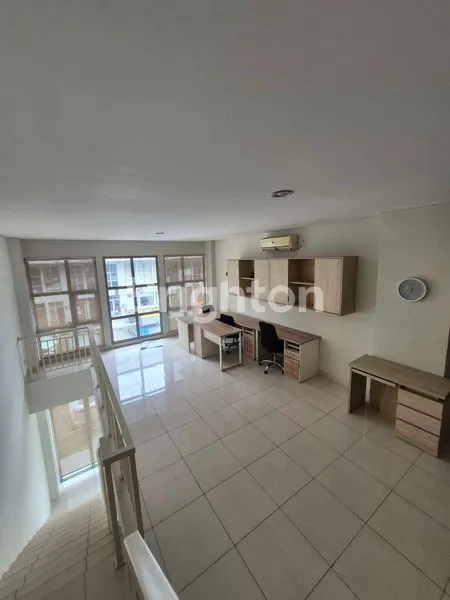 image RUKO STRATEGIS DI PIAZZA MOZIA BSD, LT 60M² (8)