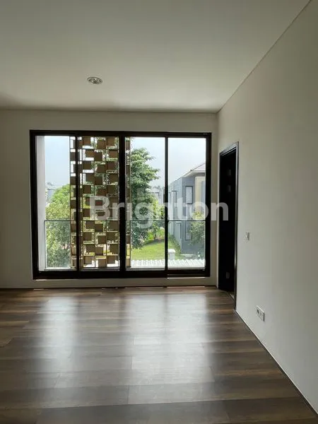 image RUMAH MEWAH 2 LANTAI HOOK DI MOZIA BSD - 5KT, SEMI FURNISHED (1)