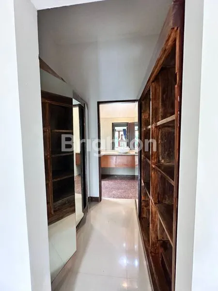 image RUMAH BALI DEKAT CANGGU (5)