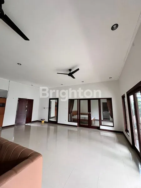 image RUMAH BALI DEKAT CANGGU (3)
