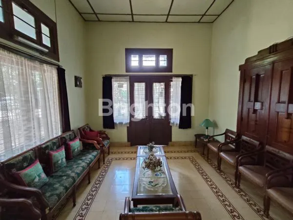 image RUMAH HOOK STRATEGIS DI KAWASAN PREMIUM PUSAT KOTA MALANG, DEKAT JL. IJEN KLOJEN (3)