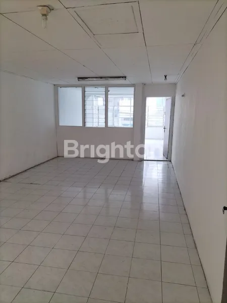 image DISEWAKAN / DIJUAL RUKO 3 LANTAI – JL. PINANGSIA TIMUR, JAKBAR | 165 JUTA/TAHUN ATAU 10 MILIAR (4)